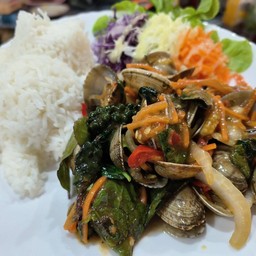 ข้าวขี้เมาผัดหอยลาย