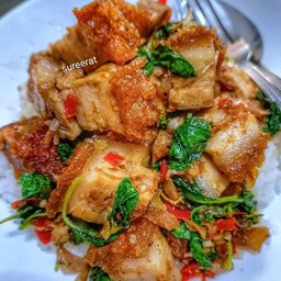 กระเพราหมูกรอบ+ข้าว