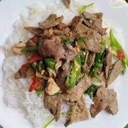 ผัดกระเพราตับหมูราดข้าว