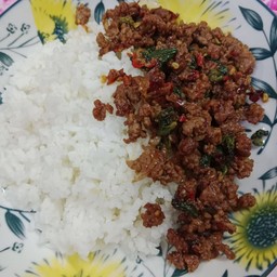 ข้าว กะเพราเนื้อสับ