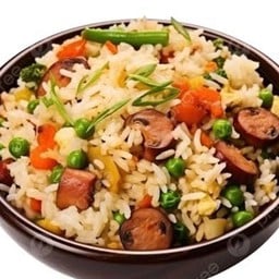 ข้าวผัด ไส้กรอกไก่