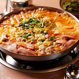 Budae Jigae- Army Soup (ซุปแบบทหาร)