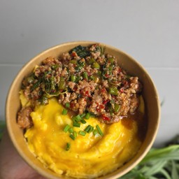 ข้าวไข่ข้น กะเพรา