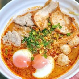 ก๋วยเตี๋ยวต้มยำแซ่บจี๊ด