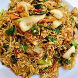 มาม่าผัดขี้เมาทะเล