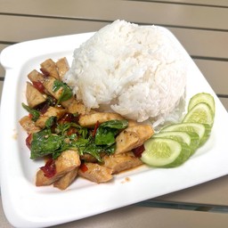 กะเพราหมูยอ