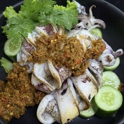 ปลาหมึกไข่ผัดแจ่วบอง