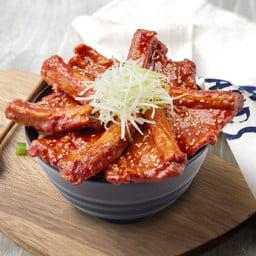 ข้าวหน้าซี่โครงหมูหมักซอสเกาหลี 6 ชิ้น