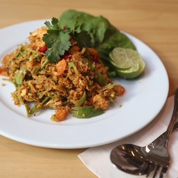 ยำมะม่วงกุ้งเสียบ