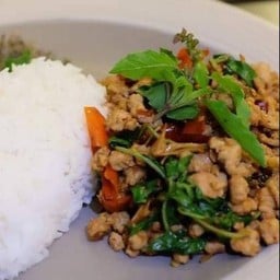 ข้าวหมูสับซอสกระเพราพริกแห้ง