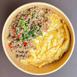 ข้าวไข่ข้นกระเพราเนื้อสับ