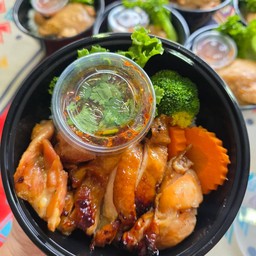 ไก่ย่างน้ำจิ้วแจ่ว