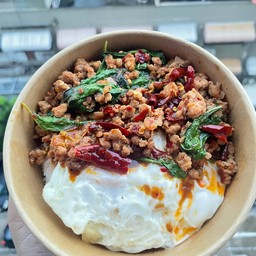 กระเพราหมูสับ