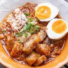 ก๋วยเตี๋ยวต้มยำหมูกรอบ