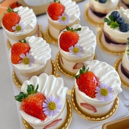 สตอเบอรี่ช็อตเค้ก