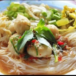 ขนมจีนแม่บักขงเบ้ง  (ตลาดโต้รุ่งจันทร์-ศุกร์)(ถนนคนเดินเสาร์-อาทิตย์)