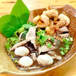 เกาเหลาน้ำตกหมู รสจัดจ้าน