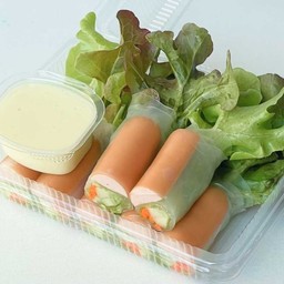 โรล สลัดไส้กรอก  Hot dog Rolls salad