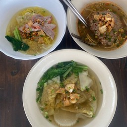 บะหมี่เกี้ยวหมูแดง แห้ง