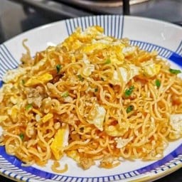 ผัดมาม่า