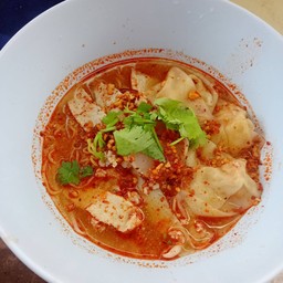 เกี๊ยวต้มยำ