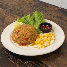 ข้าวผัดพริกเผาไข่ขยี้