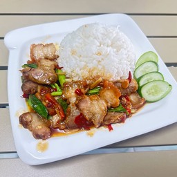 คะน้าหมูกรอบ