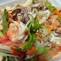 ยำรวมวุ้นเส้น
