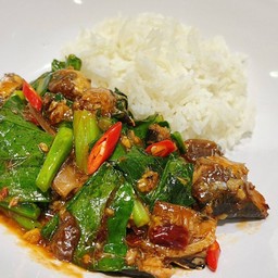 ข้าวคะน้าปลากระป๋อง