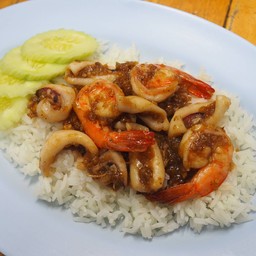 กุ้ง+หมึกกระเทียมราดข้าว