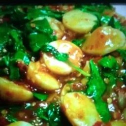 ข้าวลูกชิ้นผัดพริกเผา