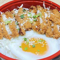 ข้าวไก่ทอดซอสทงคัตสึ