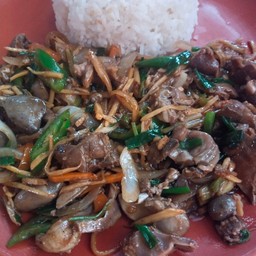 เครื่องในไก่ผัดขิง