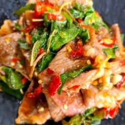 กะเพราเนื้อสไลด์ Australia Wagyu (เป็นกับ)