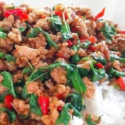 ข้าวผัดกระเพราหมูสับ