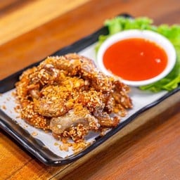 ใส้ตันทอดกระเทียม