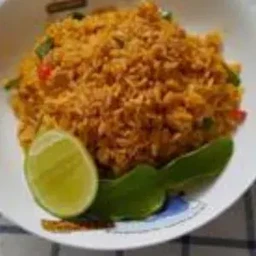 ข้าวผัดต้มยำหมูชิ้น