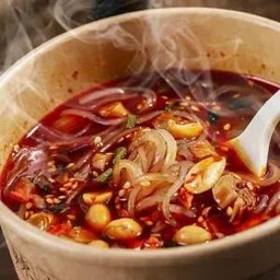 อิ่มเอม ก๋วยเตี๋ยวเรือรสแซ่บ ป่าซาง ลำพูน