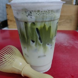 มัทฉะ ลาเต้นมโอ๊ต เย็น