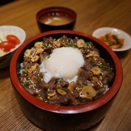 ข้าวหน้าเนื้อ (AUS) ญี่ปุ่น +ไข่ออนเซ็น