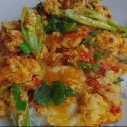 ข้าวกะเพราไข่ขยี้