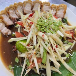 ตำปูปลาร้าหมูกรอบ