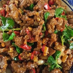 ผัดกะเพาเนื้อเสือติดมัน.พริกแห้งรสจัด.(เป็นกลับข้าว)