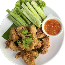 สามชั้น ทอดน้ำปลา