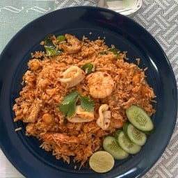 ร้านอาหารตามสั่งครัวขุนช้าง สน.ลุมพินี หลัง สน.ลุมพินี