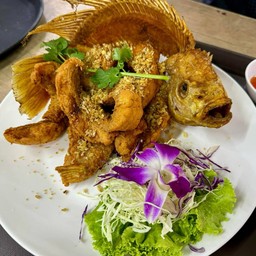 ปลาทับทิมทอดกระเทียม