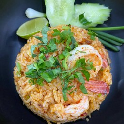 ข้าวผัดต้มยำกุ้ง