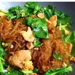 ผัดซีอิ๊ววุ้นเส้นหมู