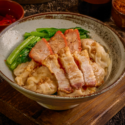 เกี๊ยวหมูแดงหมูกรอบ (ดั้งเดิม)