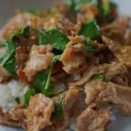 ข้าวกะเพราหมูชิ้น